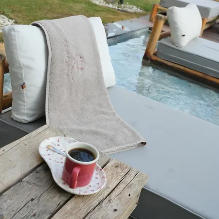 Q Alacati Luxury לינה וארוחת בוקר