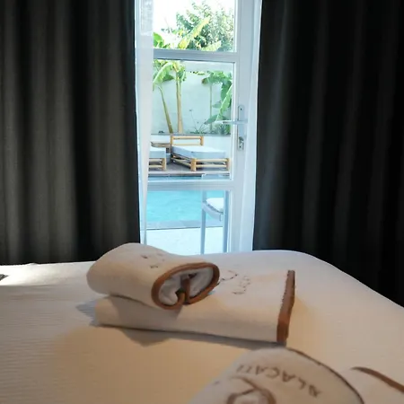 Q Alacati Luxury לינה וארוחת בוקר *